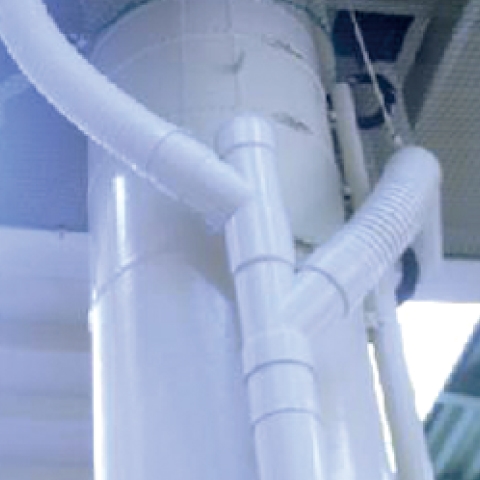 現場に合わせて自由に曲がる。