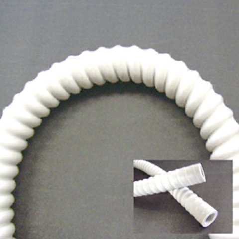 曲げ加工不要となり、接続口と直接接続可能。